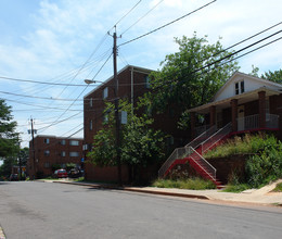 5023 Bass Pl SE in Washington, DC - Building Photo - Building Photo