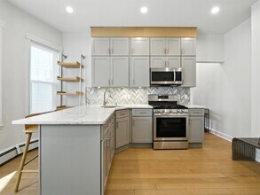 18 Charles St in Jersey City, NJ - Building Photo - Building Photo