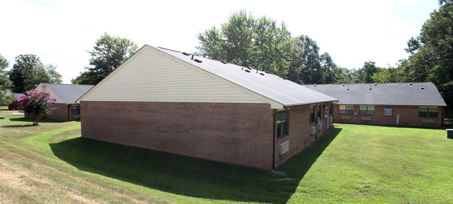 Gatewood Manor Apartments in Greensboro, NC - Building Photo - Building Photo