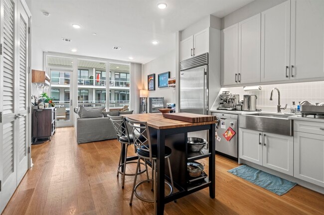 property at 3 Somerset Ln