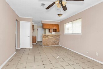 1035 Lovett St in Tomball, TX - Building Photo - Building Photo