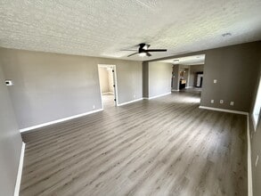 660 Jones Knob Rd in Somerset, KY - Building Photo - Building Photo