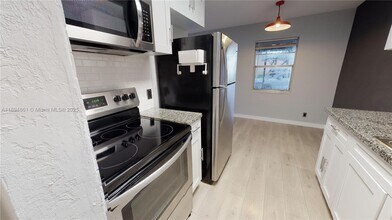 404 NW 21st Terrace in Fort Lauderdale, FL - Building Photo - Building Photo