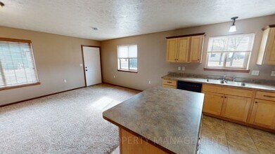 231 W 4th St in Tea, SD - Building Photo - Building Photo