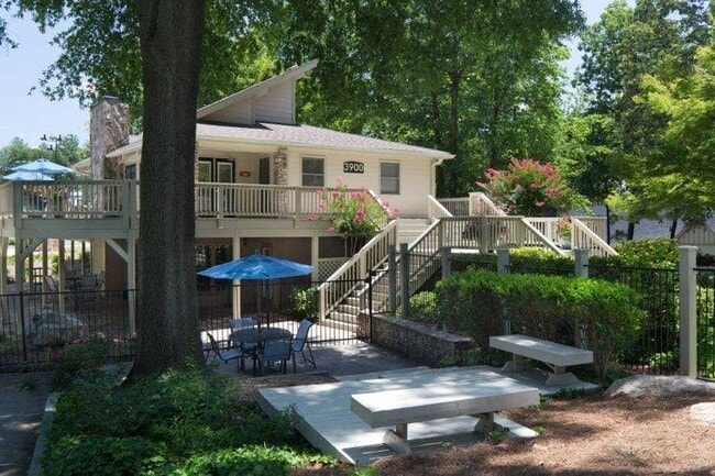 Paces Ridge at Vinings in Atlanta, GA - Building Photo - Building Photo