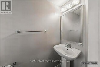 35 Charleswood Cres in Hamilton, ON - Building Photo - Building Photo