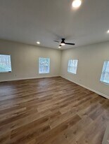 4 Easy St in Taylors, SC - Building Photo