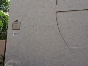 6103 SW 69th St in South Miami, FL - Building Photo - Building Photo