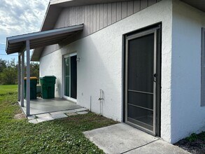 11049 Pendleton Ave in Englewood, FL - Building Photo - Building Photo