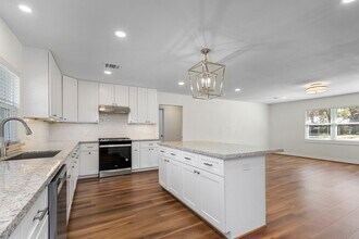 10218 Moorberry Ln in Houston, TX - Building Photo - Building Photo