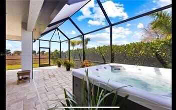 523 NW 20th St in Cape Coral, FL - Building Photo - Building Photo