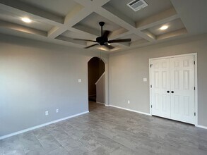 8607 Valentina Wy in San Antonio, TX - Building Photo - Building Photo