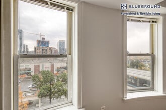30 E Roosevelt Rd in Chicago, IL - Building Photo - Building Photo