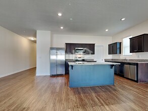 11512 Victory Bay Ln in Gibsonton, FL - Foto de edificio - Building Photo