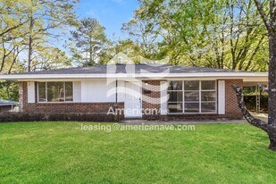 3526 Cottonwood Dr in Montgomery, AL - Building Photo