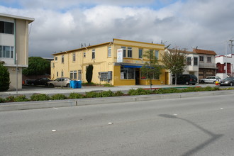 875 Huntington Ave in San Bruno, CA - Building Photo - Building Photo