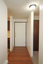 5704 SW Beaverton Hillsdale Hwy in Portland, OR - Building Photo - Building Photo