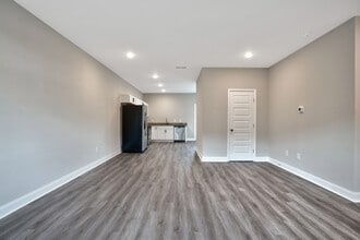 2500 Tiny Town Rd, Unit 2 Bedroom Unit in Clarksville, TN - Building Photo - Building Photo
