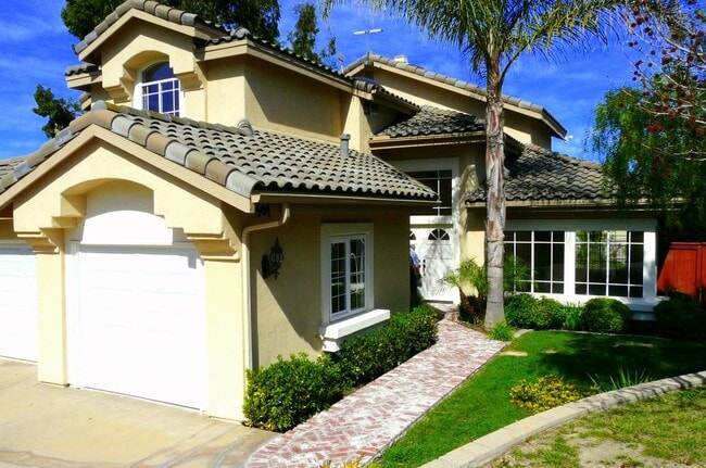 601 Aliento Ct