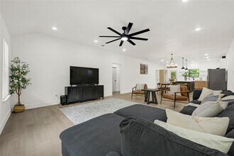 1008 Danube St in Houston, TX - Building Photo - Building Photo