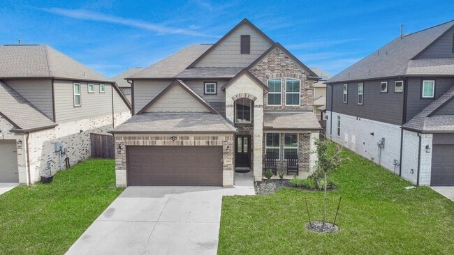 property at 8819 Cabin Loft Ln