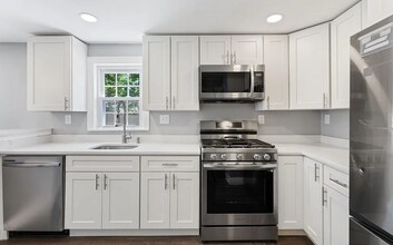 71 Gladeside Ave in Boston, MA - Foto de edificio - Building Photo