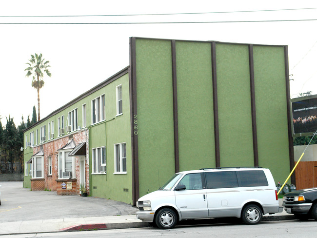 2860 Rowena Ave in Los Angeles, CA - Building Photo - Building Photo