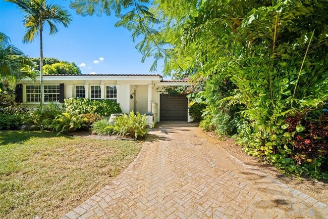 property at 300 Manor Pl