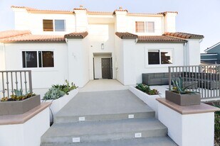 251 Avenida Madrid in San Clemente, CA - Building Photo