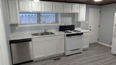 370 E Thornton St in Akron, OH - Building Photo - Building Photo