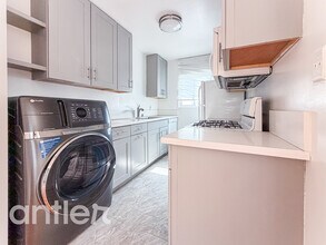 7959 Romaine St in West Hollywood, CA - Building Photo - Building Photo