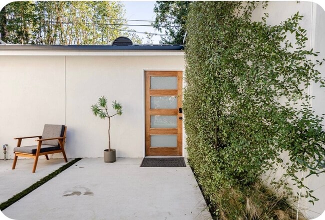 12812 Greene Ave in Los Angeles, CA - Foto de edificio - Building Photo