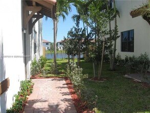 16585 SW 42nd Way in Miami, FL - Building Photo - Building Photo