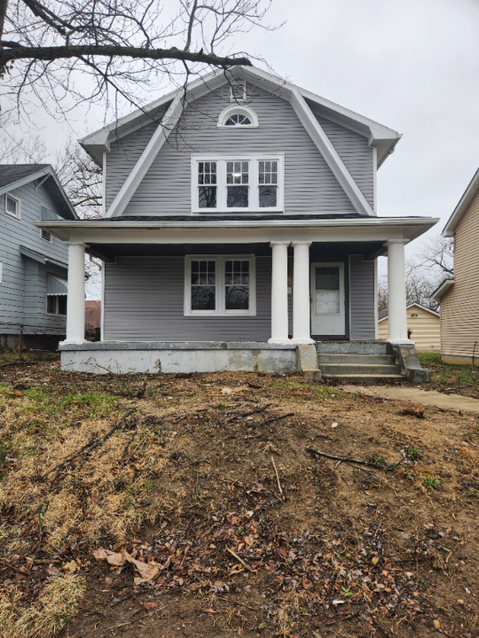 2112 Ravenwood Ave in Dayton, OH - Building Photo