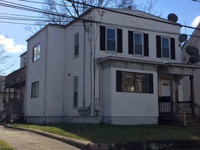 68 Harvard St in Brockton, MA - Building Photo