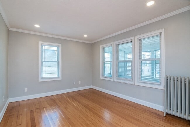 30 Sunnymeade Ave, Unit 1 in Chicopee, MA - Building Photo - Building Photo