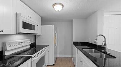 3421 Winkler Ave in Ft. Myers, FL - Building Photo - Building Photo