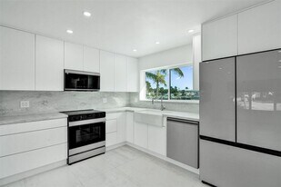 1960 SE 5th Ct in Pompano Beach, FL - Building Photo