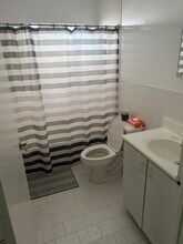 2027 NW 99th Terrace in Miami, FL - Building Photo - Building Photo