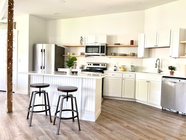 17 Page St, Unit 1 in Brunswick, ME - Building Photo - Building Photo