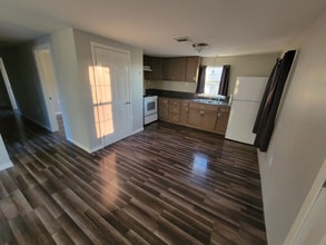 106 College St in Eden, TX - Foto de edificio - Building Photo