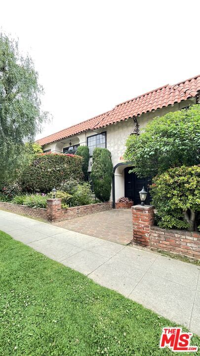 property at 11806 Gorham Ave