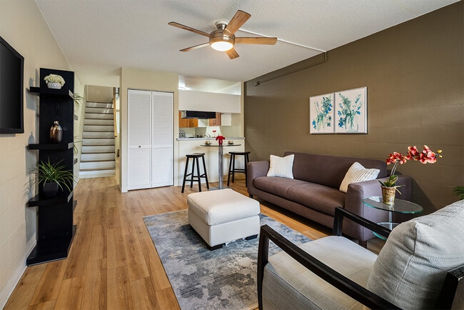 Waena Apartments in Honolulu, HI - Building Photo - Building Photo