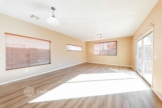 7005 S 21st Dr in Phoenix, AZ - Foto de edificio - Building Photo