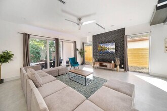 1621 NE 4th Pl in Fort Lauderdale, FL - Building Photo - Building Photo