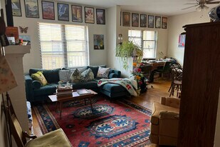 727 W Roscoe St, Unit 724-2N in Chicago, IL - Building Photo