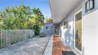 3266 SW 7th St in Miami, FL - Building Photo - Building Photo