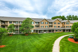 The Lodge at White Bear in White Bear Lake, MN - Building Photo - Building Photo