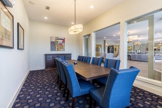 Nantucket at Fannin Station in Houston, TX - Foto de edificio - Building Photo