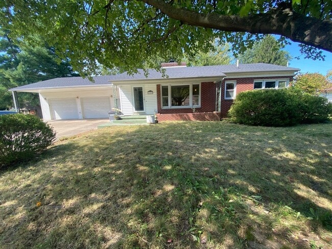 property at 2105 N Salisbury St